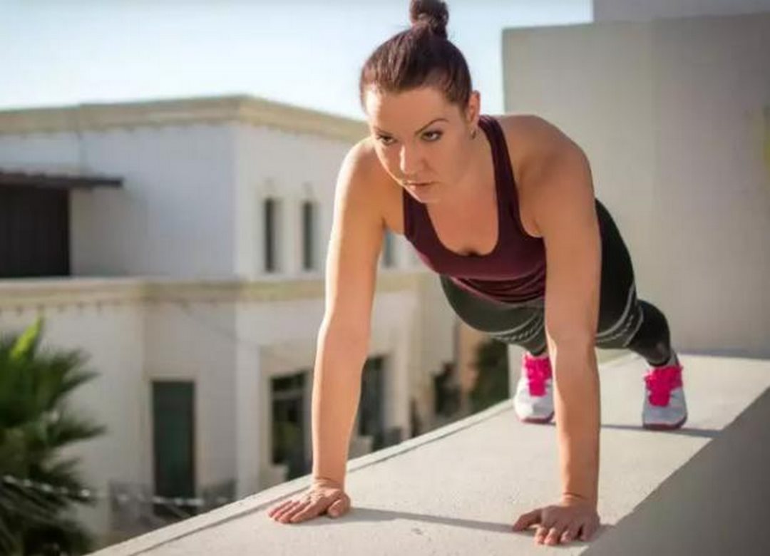 Bài tập High plank.