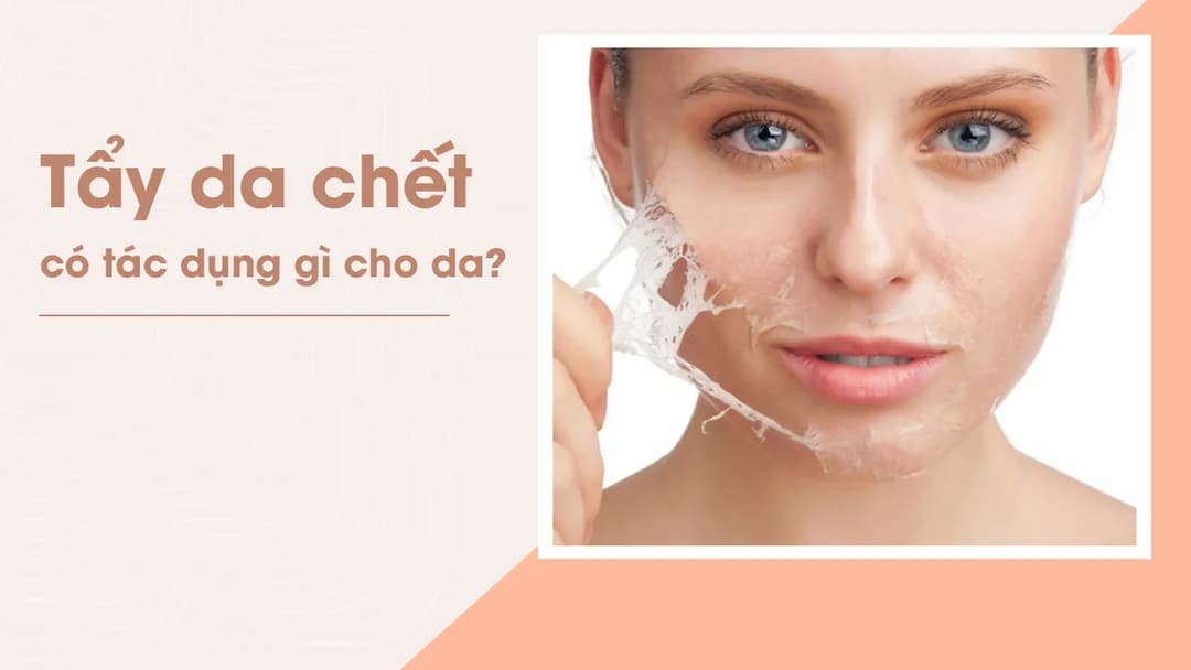 Tẩy da chết mạnh và kỹ tại vùng da bị mụn